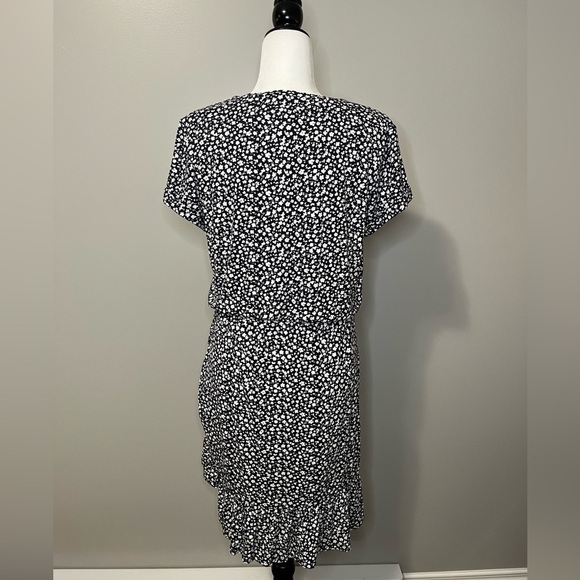 Banana Republic Drop Waist Flounce Hem T Shirt Dress Floral Print - Picture 7 of 9